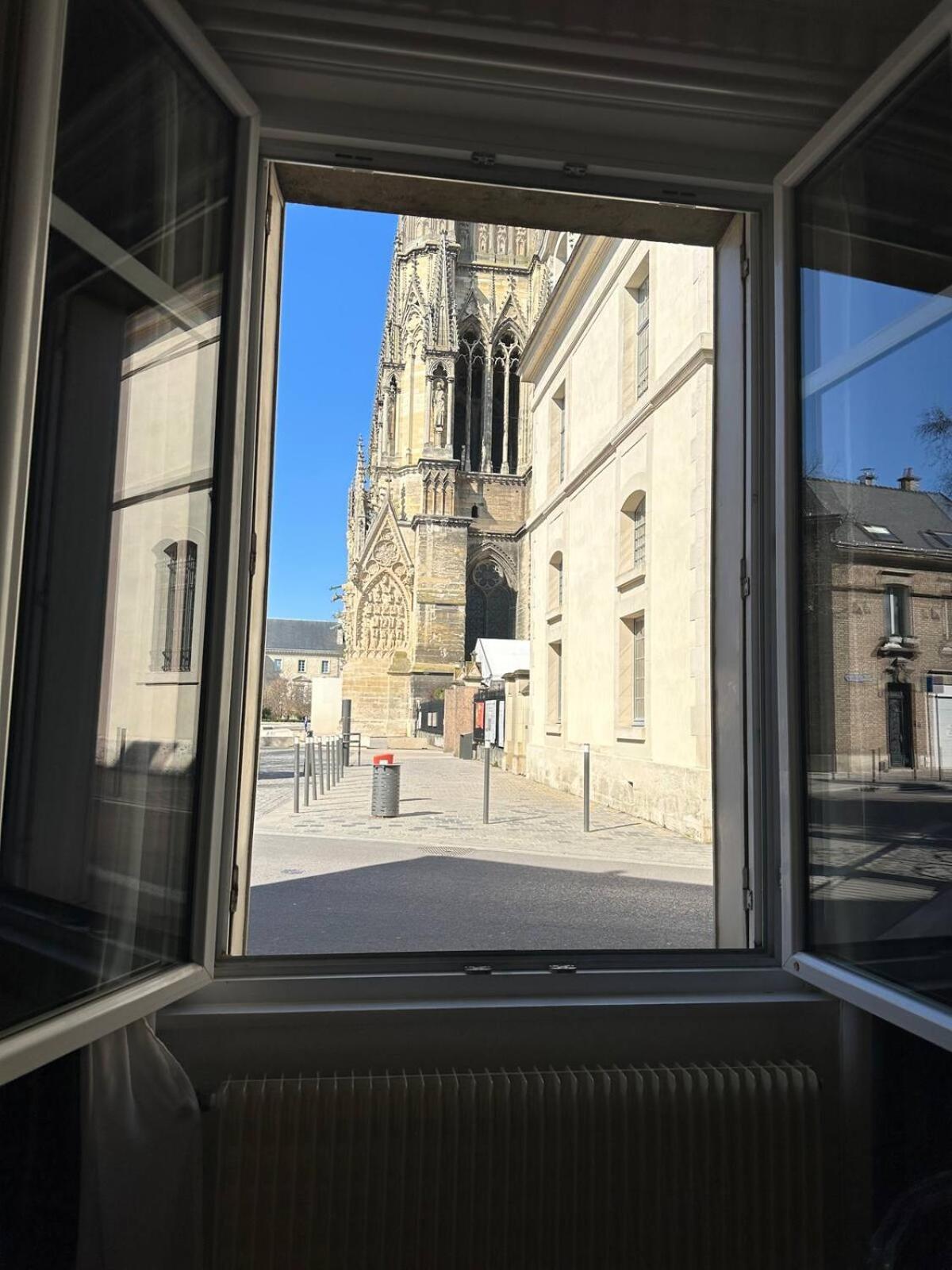 Le Petillant - Cathedrale Reims Exterior foto